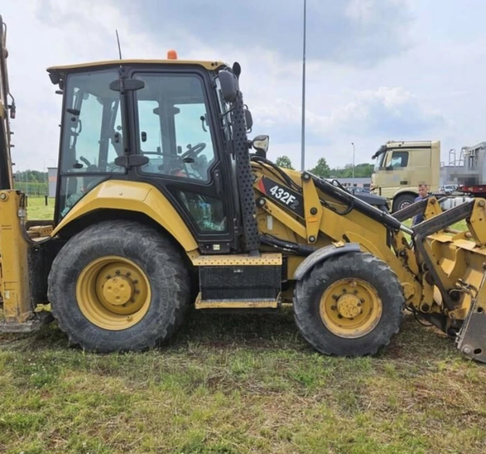 Багер Caterpillar 432F, снимка 4 - Индустриална техника - 54375274