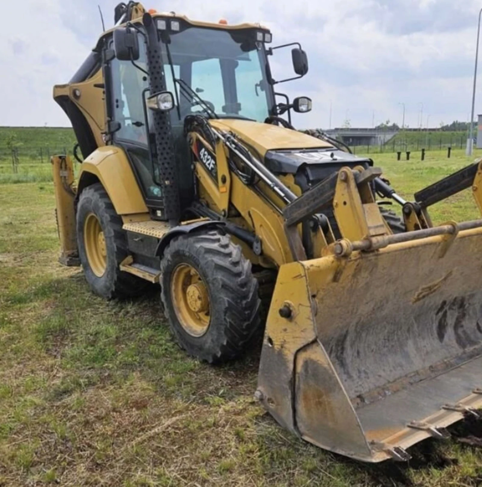 Багер Caterpillar 432F, снимка 3 - Индустриална техника - 54375274