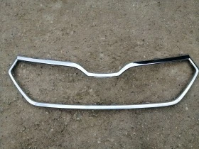 Оригинална лайсна за решетка за Шкода Фабия 2014-2018г....6V0853761B..., снимка 1