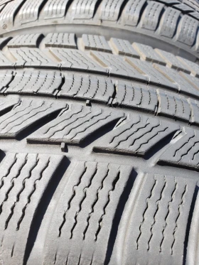 Гуми Зимни 235/45R20, снимка 5