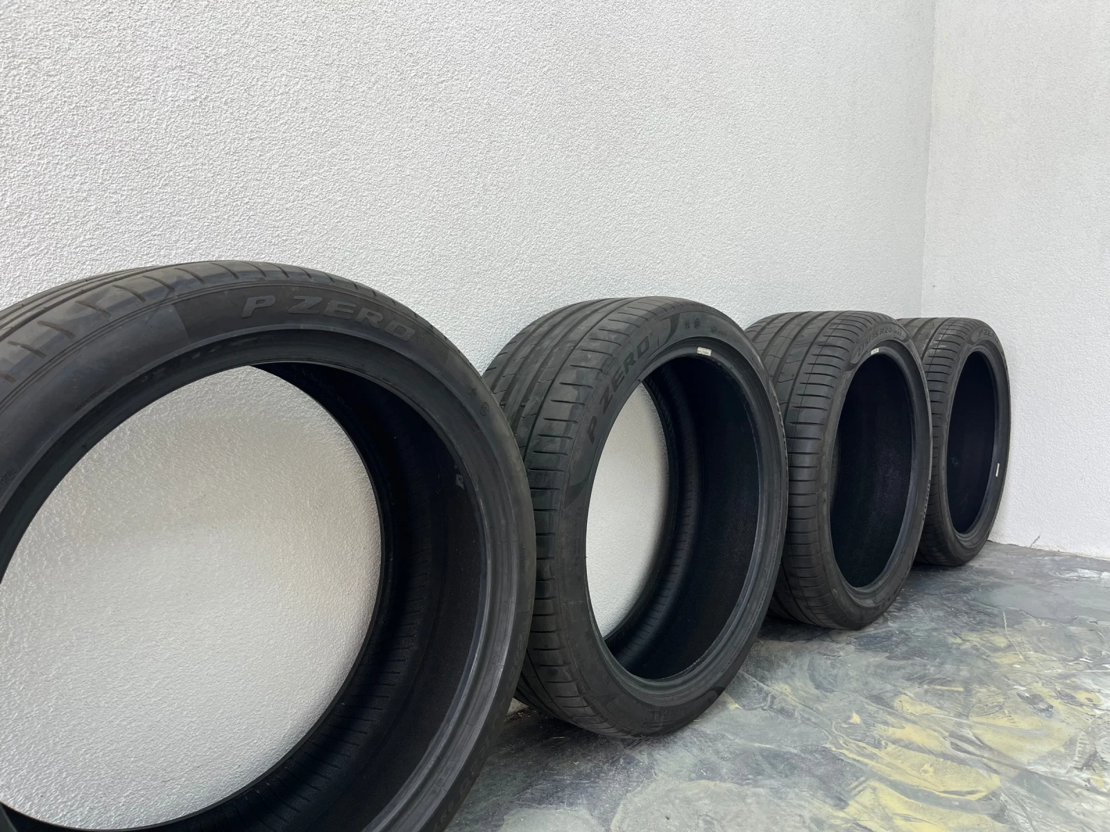 Гуми Летни 275/35R20, снимка 2 - Гуми и джанти - 53965805