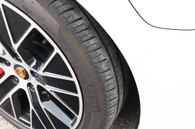Porsche Taycan 4S, снимка 7
