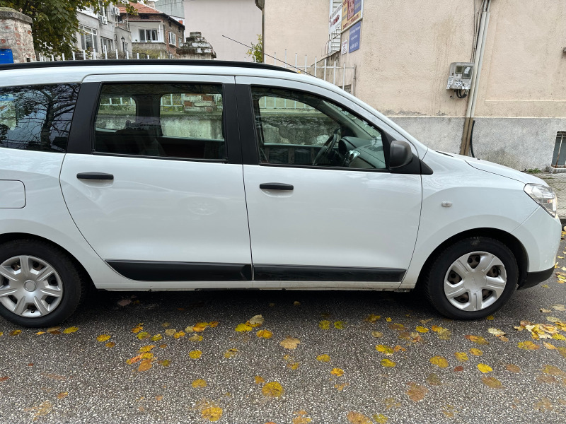 Dacia Lodgy 1.6, 6+1 места, снимка 2 - Автомобили и джипове - 45116277