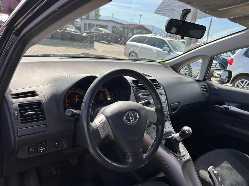 Toyota Auris 1.6i EURO 4, снимка 11 - Автомобили и джипове - 47313992