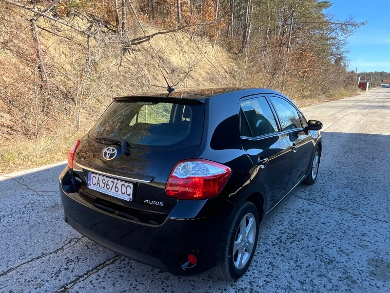 Toyota Auris 1.3i 97hp , снимка 5 - Автомобили и джипове - 48092656