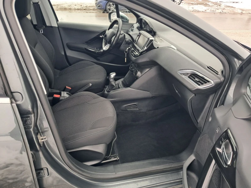 Peugeot 208 1.6 BlueHDI Allure JBLaudio , снимка 13 - Автомобили и джипове - 48675991