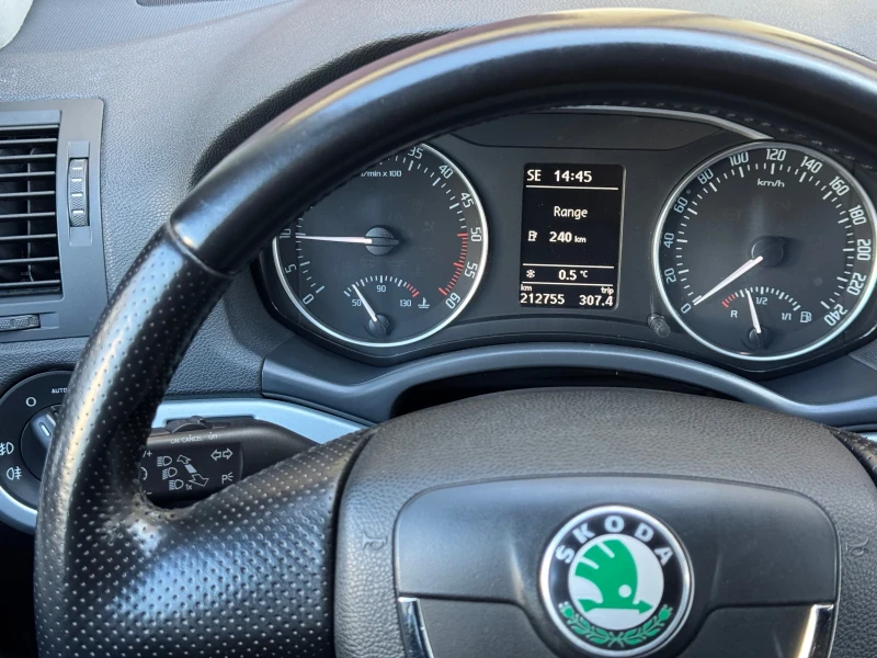 Skoda Octavia 2.0TDI 140ps. FAMILY, снимка 14 - Автомобили и джипове - 48981841