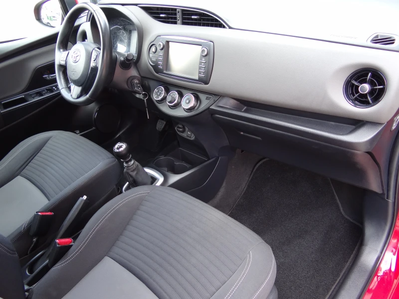 Toyota Yaris 1.4 d4d-90k.c. /Facelift/Камера/Климатик/Euro-6в/, снимка 10 - Автомобили и джипове - 50963867