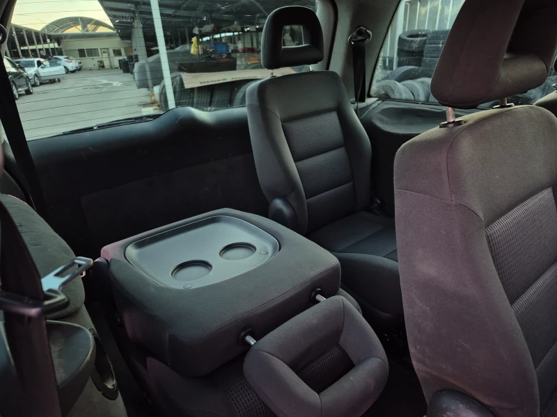 VW Sharan 1.9TDI-131k.7местен. Фейсов., снимка 10 - Автомобили и джипове - 51936100