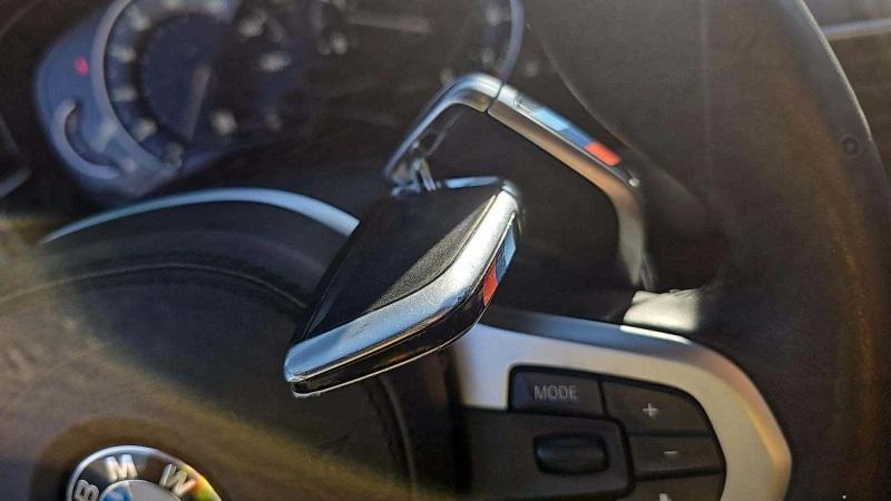 BMW 540 M* SPORT* ДИГИТАЛНО* ТАБЛО* ПОДГРЕВ* КАМЕРА* КЕЙЛЕ, снимка 14 - Автомобили и джипове - 52699671