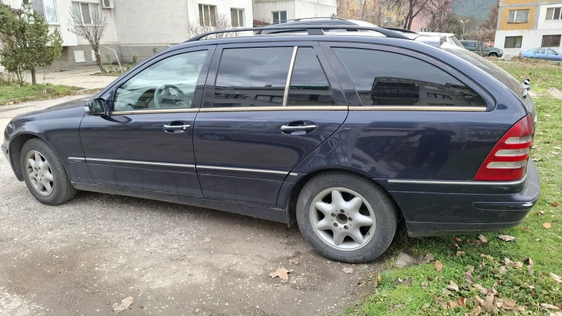Mercedes-Benz C 220, снимка 2 - Автомобили и джипове - 52551876