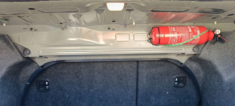 Mazda 3 1.6 109, снимка 16 - Автомобили и джипове - 52773346