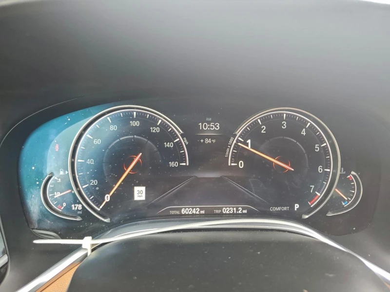 BMW 740 XDRIVE* MPACK* DISTRONIC* 360* B&W* ОРАНЖ* , снимка 9 - Автомобили и джипове - 52805079