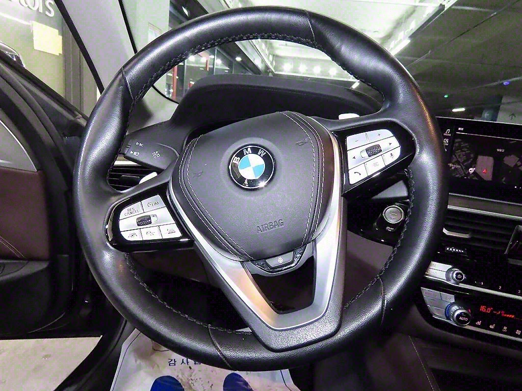 BMW 520 G30 - изображение 7