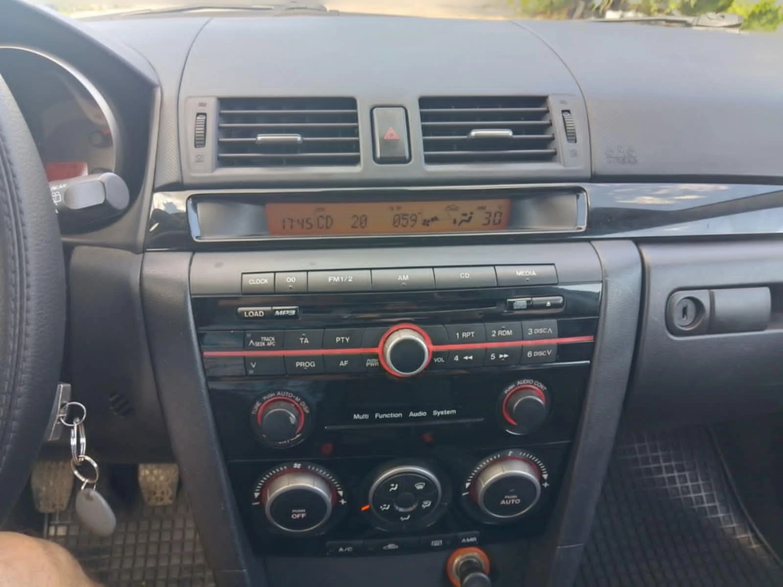 Mazda 3  - изображение 9