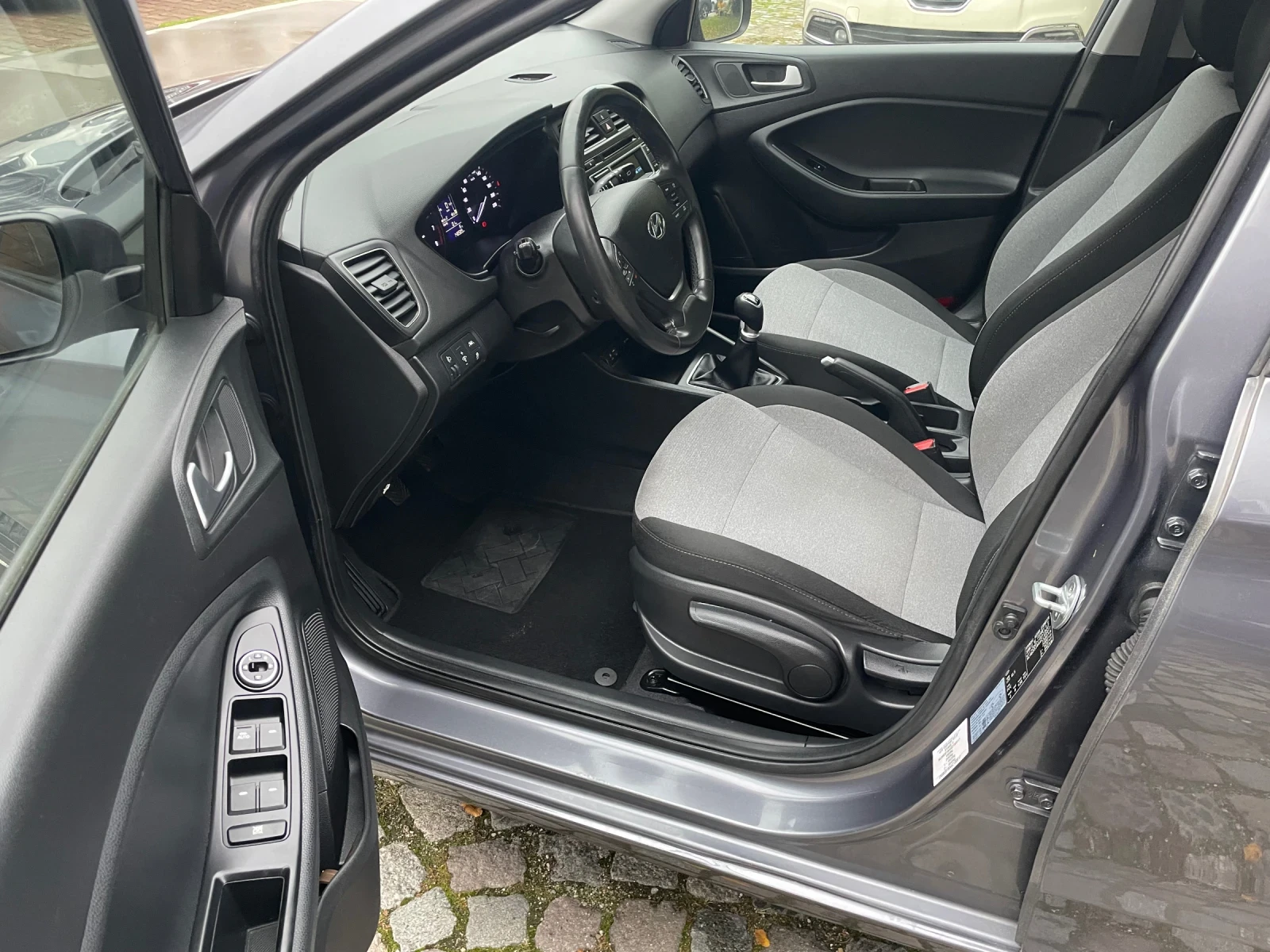 Hyundai I20 1.2 Comfort  | Mobile.bg   9