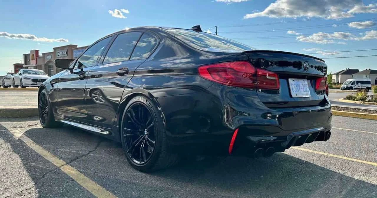 BMW M5 | CARBON| | DISTRONIC| H/K| ПОДГРЕВИ| ОБДУХ| МАСАЖ, снимка 5 - Автомобили и джипове - 53819508