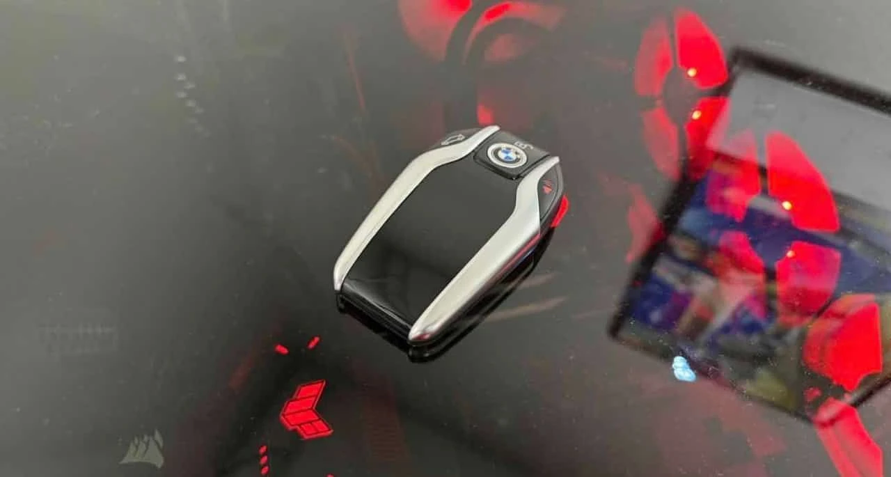 BMW M5 | CARBON| | DISTRONIC| H/K| ПОДГРЕВИ| ОБДУХ| МАСАЖ, снимка 11 - Автомобили и джипове - 53819508