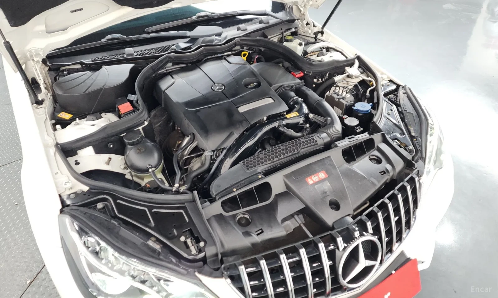 Mercedes-Benz E 200, снимка 6 - Автомобили и джипове - 55406696