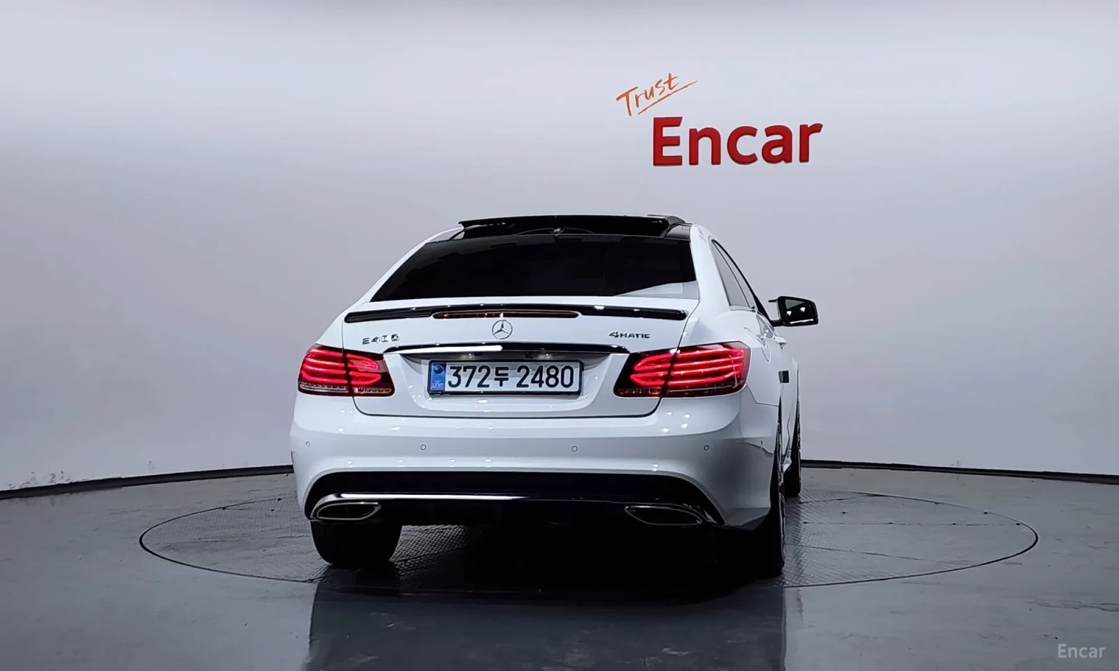 Mercedes-Benz E 200, снимка 4 - Автомобили и джипове - 55406696
