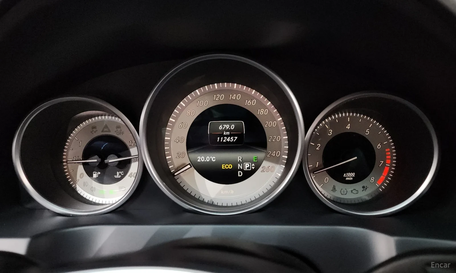 Mercedes-Benz E 200, снимка 8 - Автомобили и джипове - 55406696