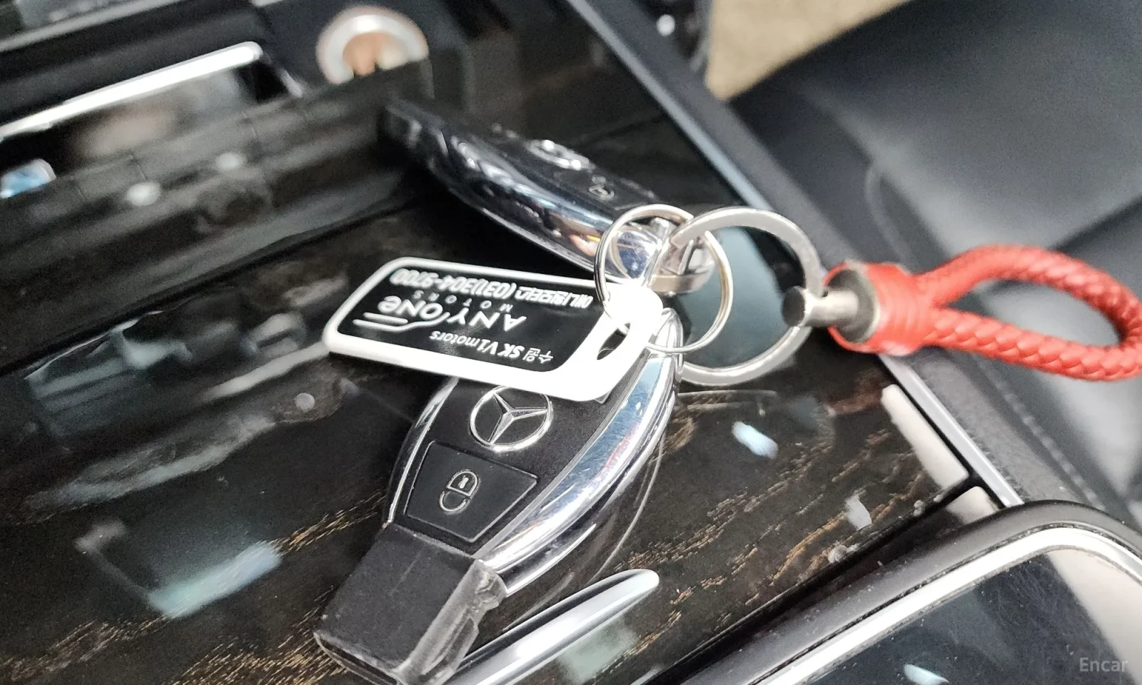 Mercedes-Benz E 200, снимка 13 - Автомобили и джипове - 55406696