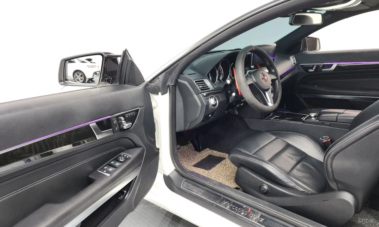 Mercedes-Benz E 200, снимка 10 - Автомобили и джипове - 55406696