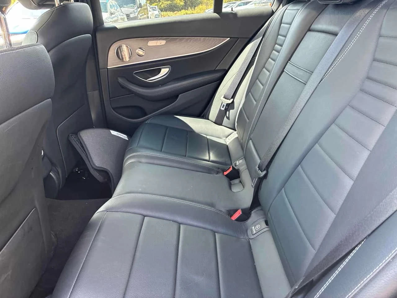 Mercedes-Benz E 450 * CARFAX * ЦЕНА ДО БГ, снимка 13 - Автомобили и джипове - 55738576