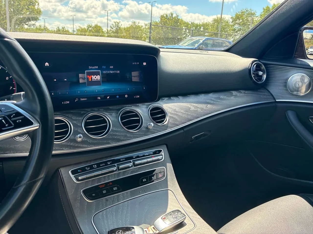 Mercedes-Benz E 450 * CARFAX * ЦЕНА ДО БГ, снимка 9 - Автомобили и джипове - 55738576