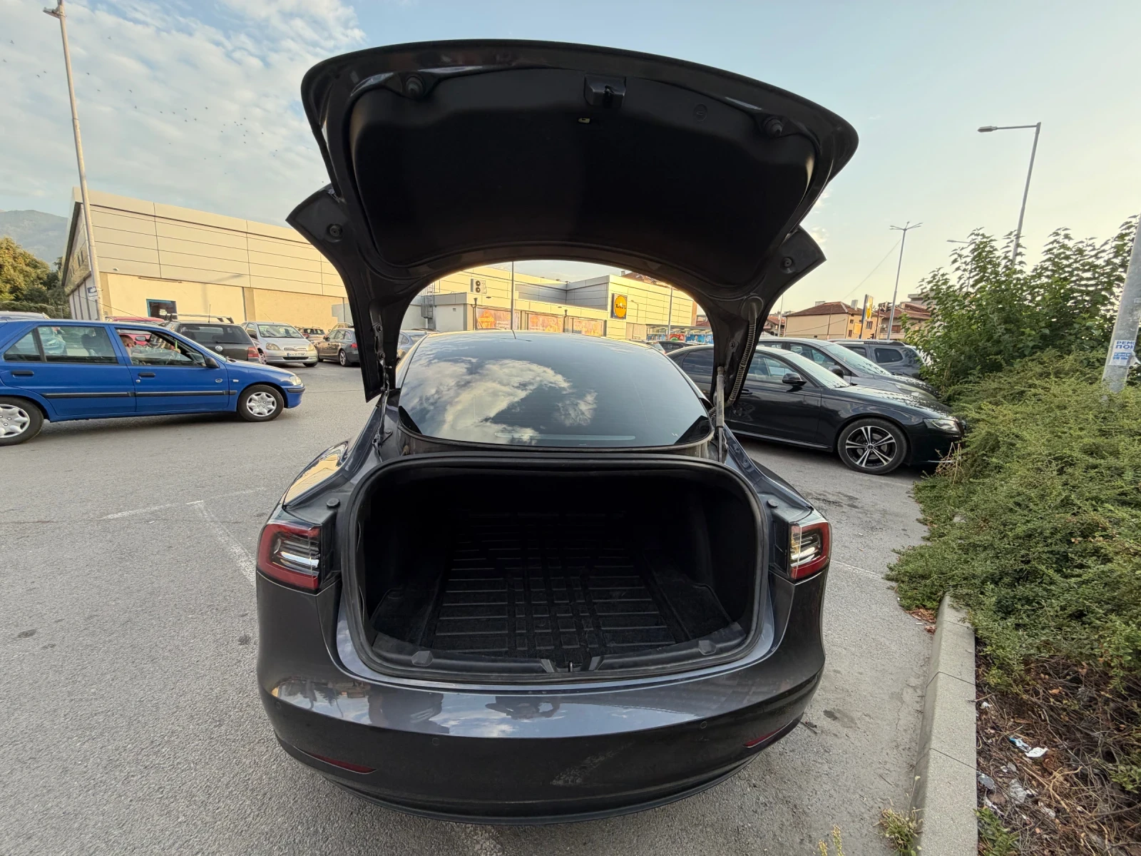 Tesla Model 3 Long Range, снимка 10 - Автомобили и джипове - 55965472