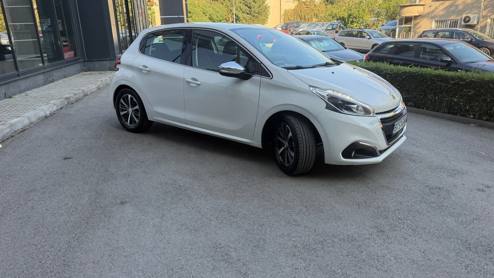 Peugeot 208, снимка 2 - Автомобили и джипове - 55979382