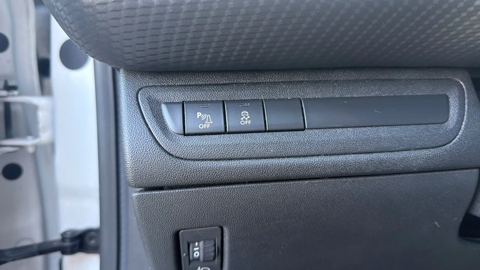 Peugeot 208, снимка 10 - Автомобили и джипове - 55979382