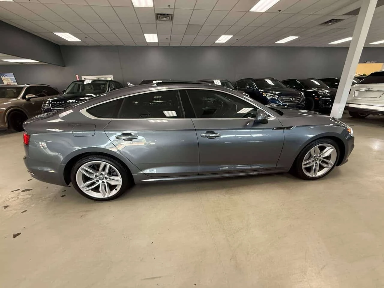 Audi A5 / B&O / FULL DIGITAL / 360 / ДИСТРОНИК, снимка 6 - Автомобили и джипове - 56390690