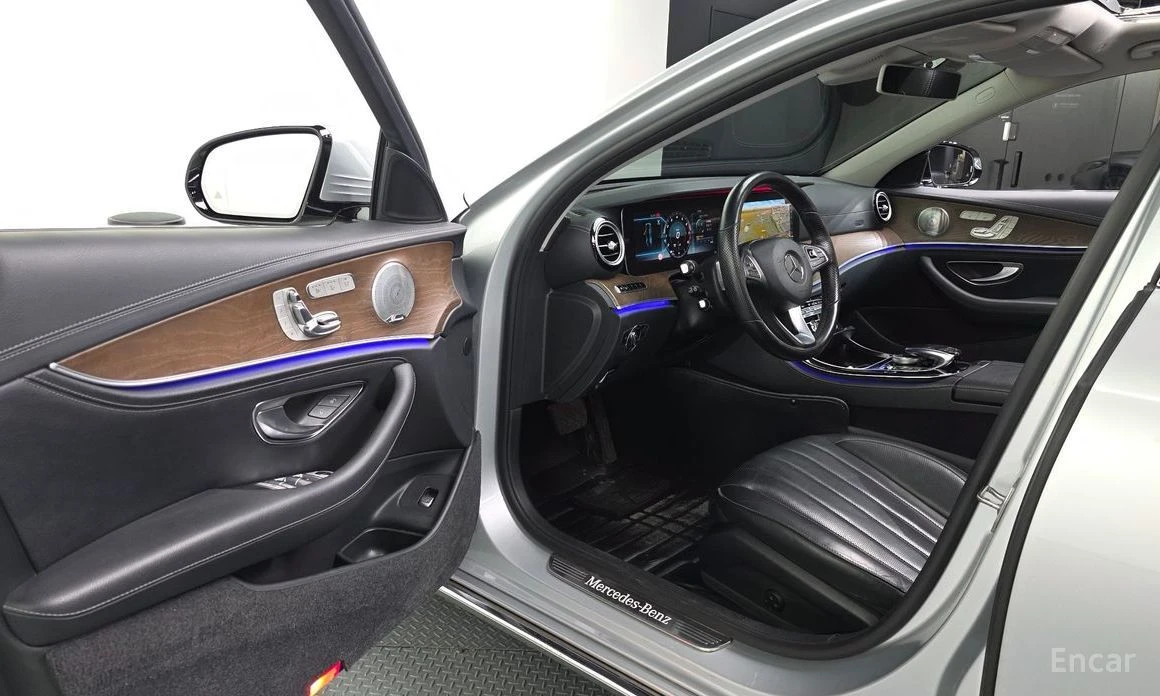Mercedes-Benz E 300, снимка 10 - Автомобили и джипове - 56505868