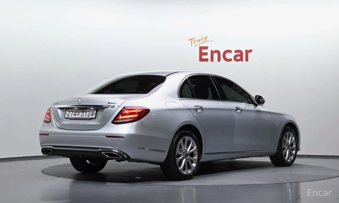 Mercedes-Benz E 300, снимка 2 - Автомобили и джипове - 56505868