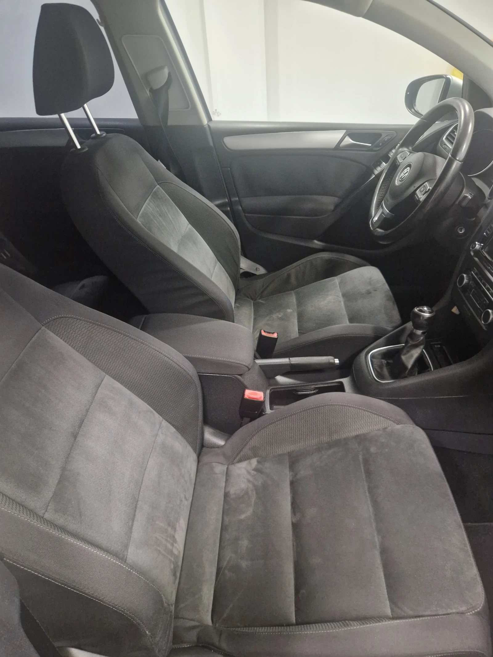 VW Golf 1600 TDI 105k , снимка 7 - Автомобили и джипове - 56719549