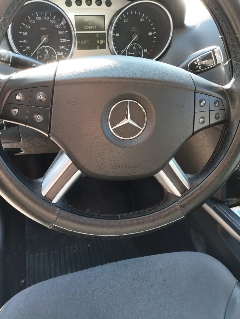 Mercedes-Benz ML 320, снимка 10 - Автомобили и джипове - 47261082