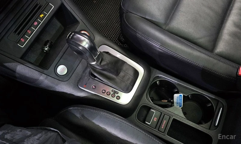 VW Tiguan, снимка 9 - Автомобили и джипове - 53030688