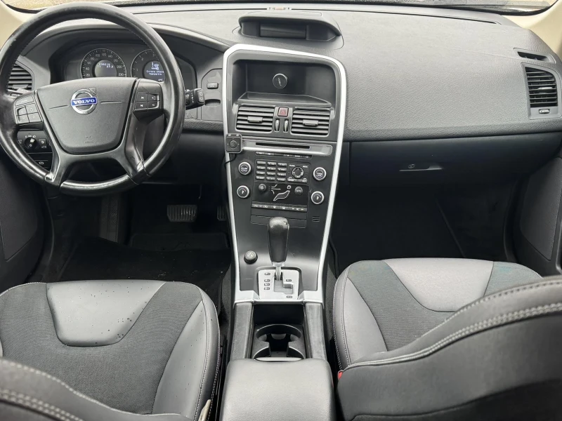 Volvo XC60 2.4D Автоматик* * Обслужен* * , снимка 9 - Автомобили и джипове - 53250550