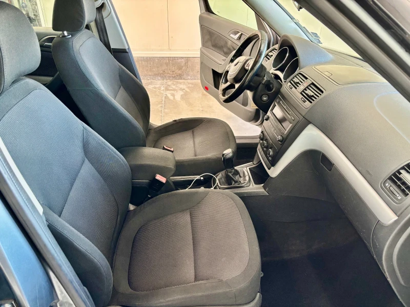 Skoda Yeti, снимка 9 - Автомобили и джипове - 53585068