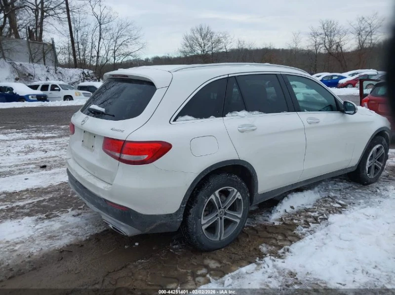 Mercedes-Benz GLC 300 2l 4Matic, снимка 4 - Автомобили и джипове - 53592278