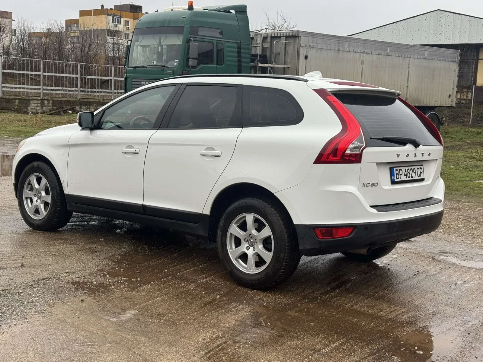 Volvo XC60 2.4D Автоматик* * Обслужен* *  - изображение 4