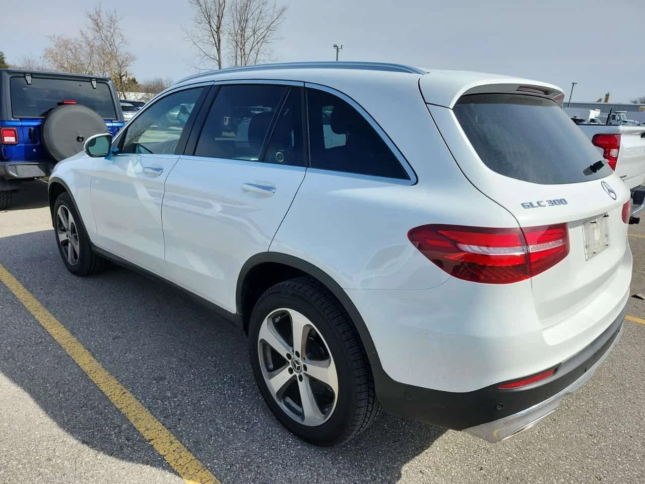 Mercedes-Benz GLC 300 CARFAX/Подгрев/Пано/2 ключа/Keyless, снимка 4 - Автомобили и джипове - 54034134