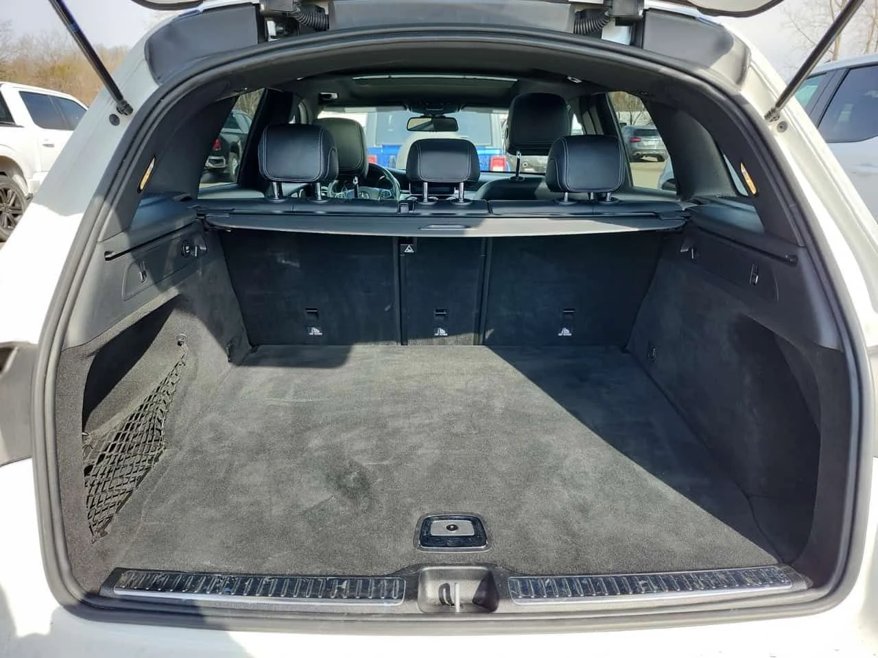 Mercedes-Benz GLC 300 CARFAX/Подгрев/Пано/2 ключа/Keyless, снимка 13 - Автомобили и джипове - 54034134