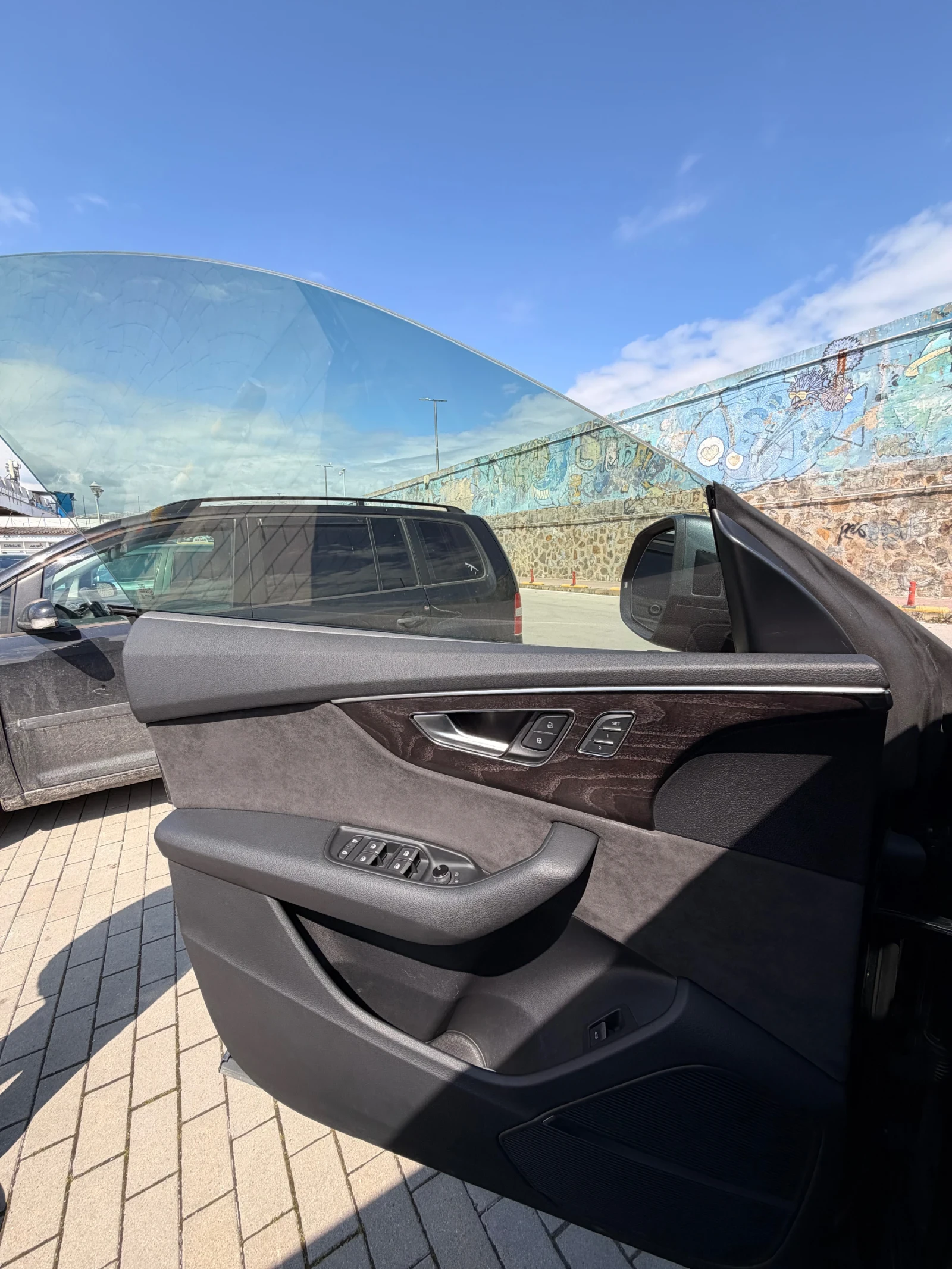 Audi Q8 55 TFSI Technik Black Optic, снимка 13 - Автомобили и джипове - 54284352