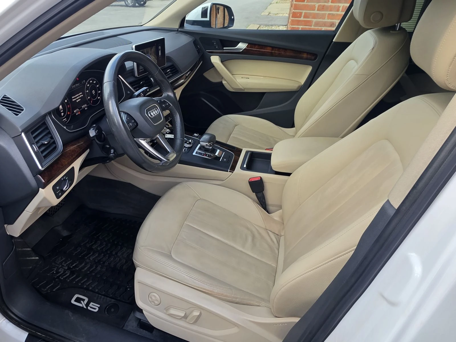 Audi Q5 PREMIUM PLUS, снимка 11 - Автомобили и джипове - 55349415