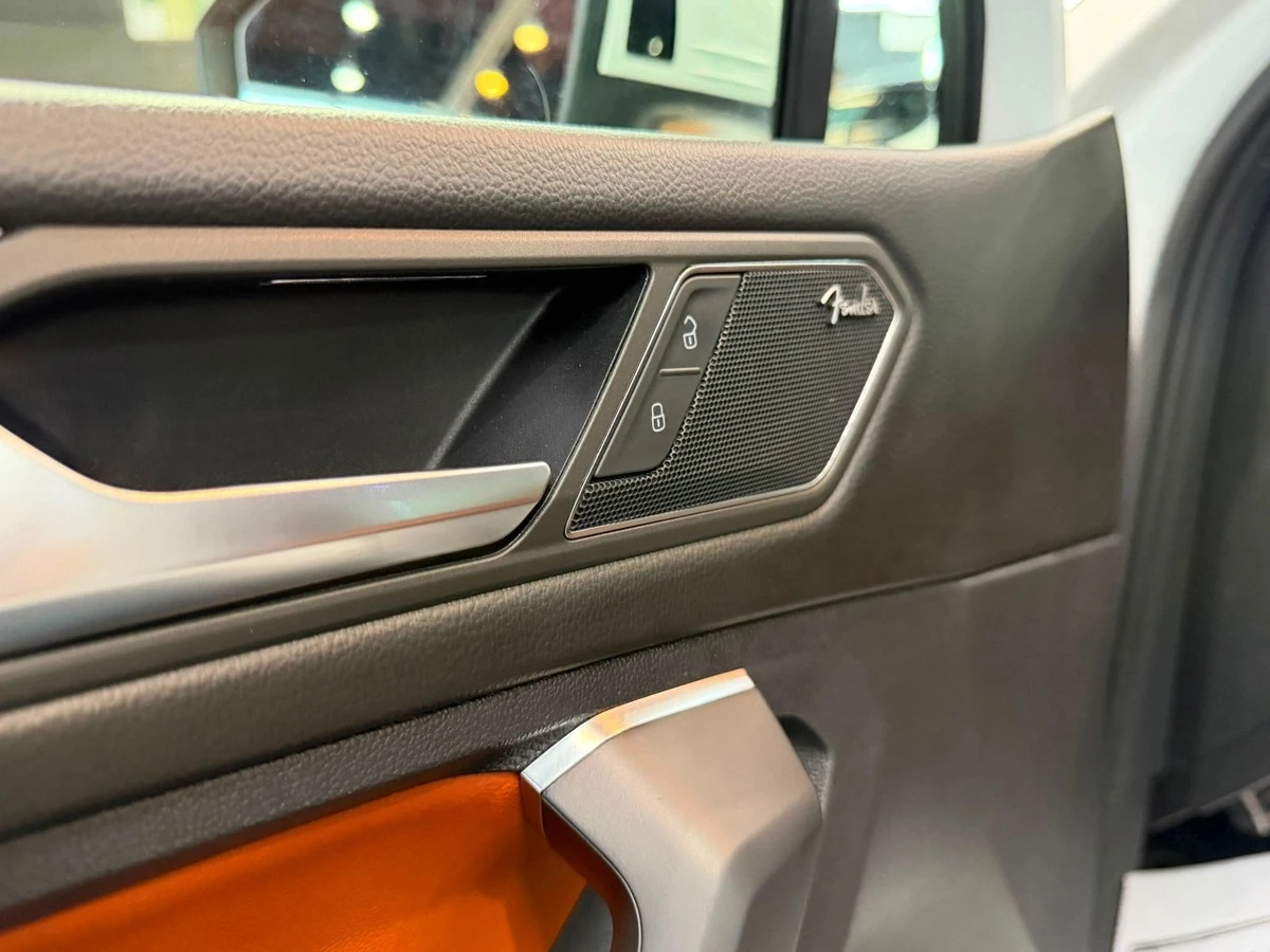 VW Tiguan Highline R-Line, снимка 11 - Автомобили и джипове - 55379087
