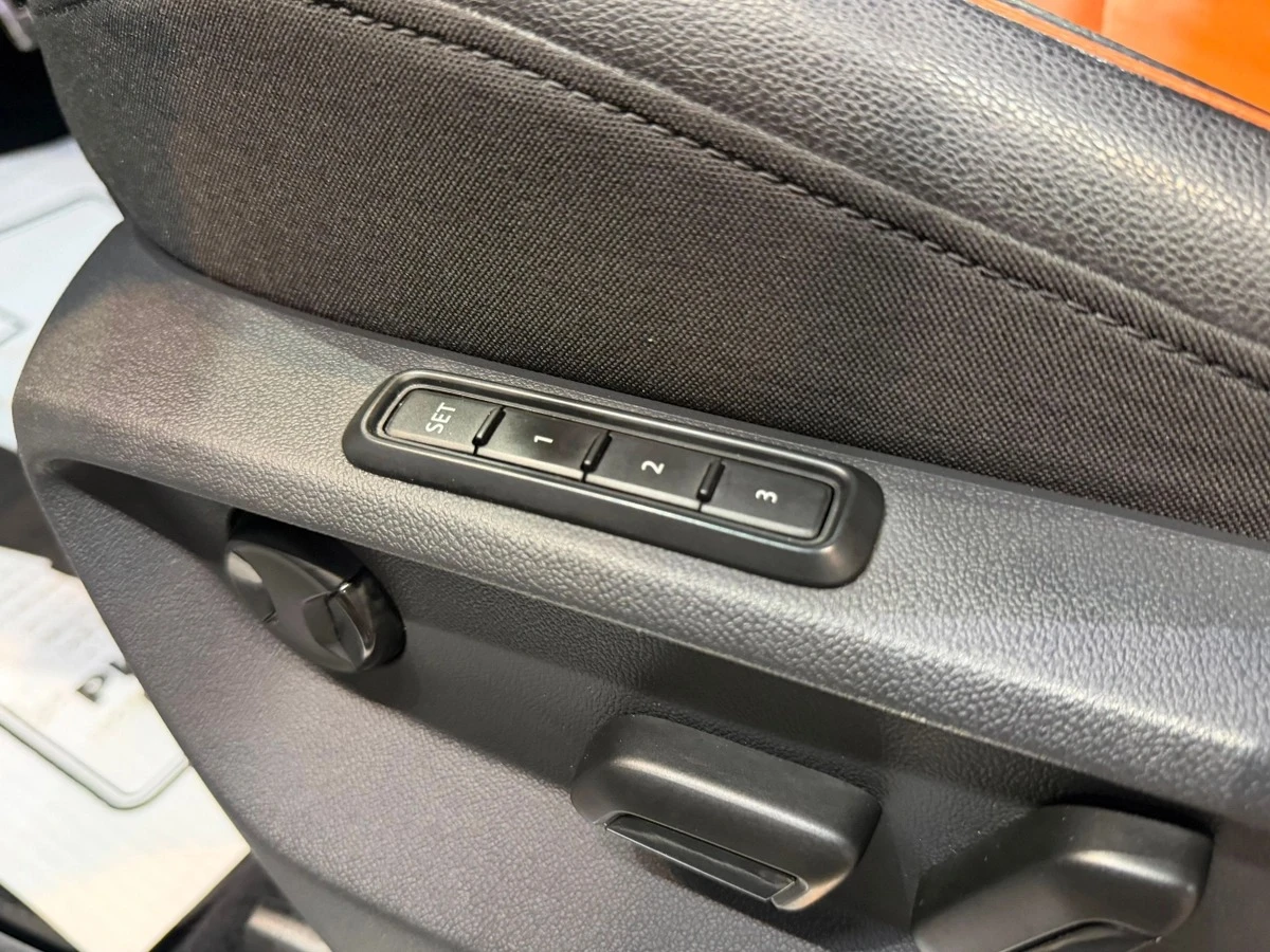 VW Tiguan Highline R-Line, снимка 14 - Автомобили и джипове - 55379087