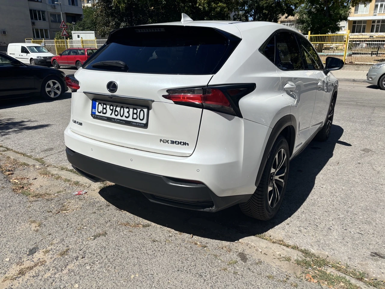 Lexus NX 300h, снимка 4 - Автомобили и джипове - 55695311