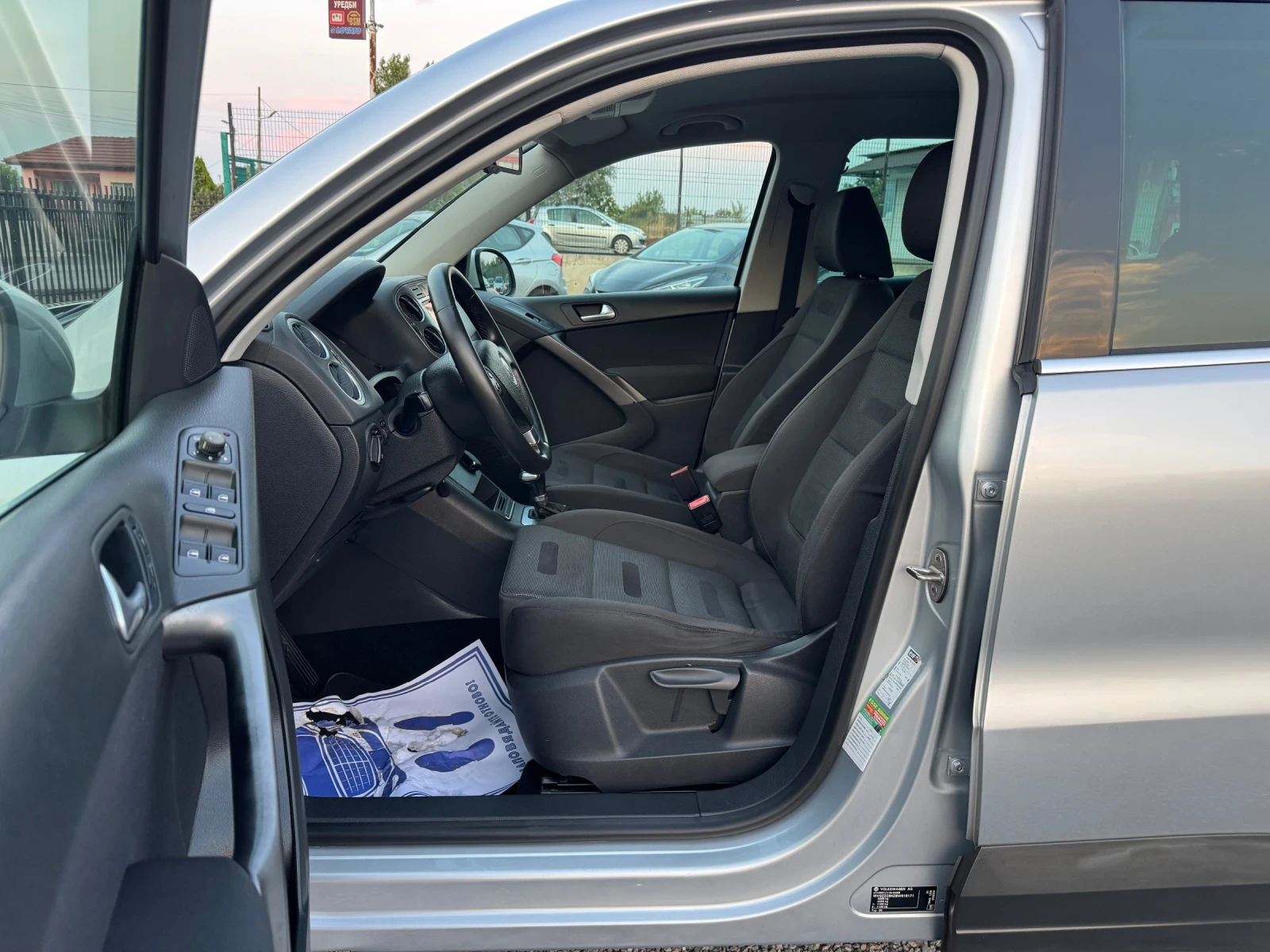 VW Tiguan 2.0TDI 4MOTION!! NAVI!! CAMERA!! AUTOMATIC!!, снимка 11 - Автомобили и джипове - 55728578